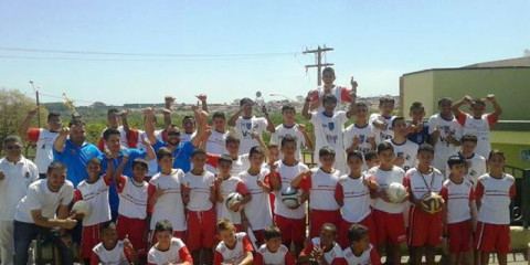 Equipes da escolinha de futebol têm boa participação na Copa Sesi