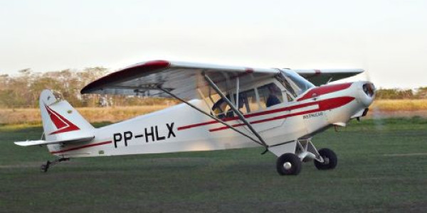 Aeroclube restaura avião Paulistinha de 50 anos de idade