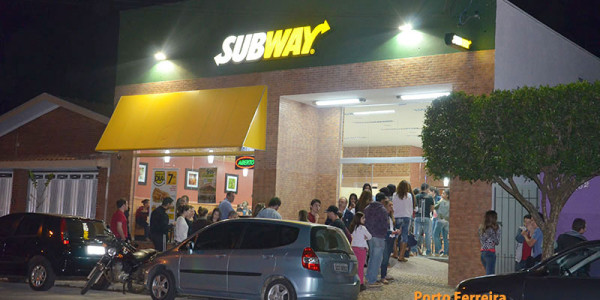 Subway é inaugurada em Porto Ferreira na avenida Dr. José Ferreira de Azambuja