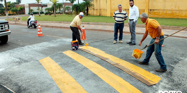 Prefeitura constrói redutor de velocidade nas proximidades do Residencial Portal dos Jatobás