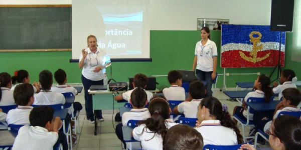 Foz do Brasil inicia ciclo de palestras com estudantes ferreirenses 