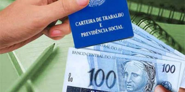 Governo publica decreto que reajusta salário mínimo para 2015