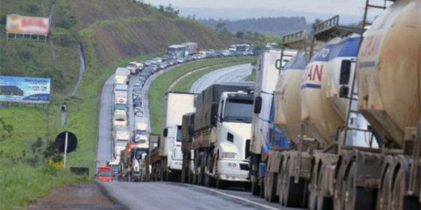 Lei dos Caminhoneiros é sancionada