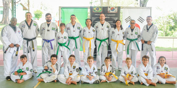 Mais um exame de Graduação dos alunos da Academia Osni Martins de Taekwondo em Porto Ferreira