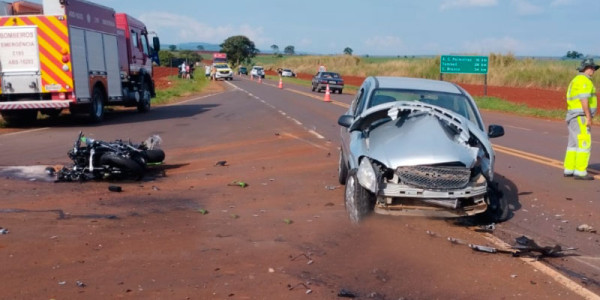 Motociclista morre e mulher fica ferida em Pirassununga após acidente na SP-201