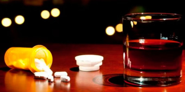 Os perigos de se misturar bebidas alcoólicas e medicamentos